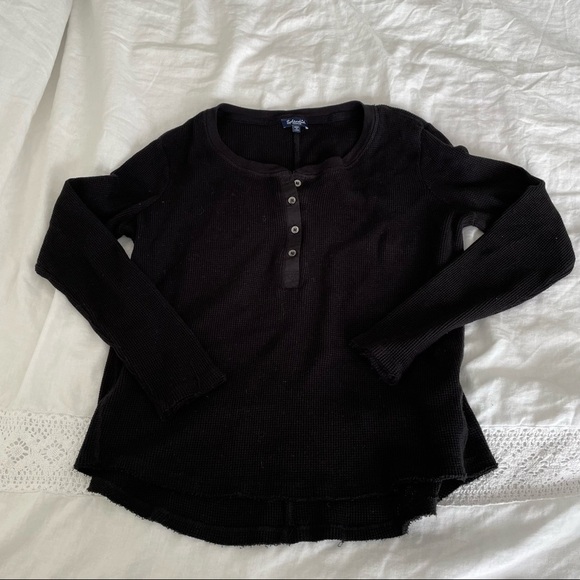 Splendid MEDIUM thermal Henley waffle knit long sleeve top black distressed hem - Picture 1 of 6